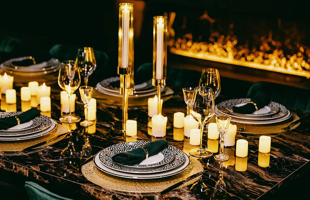 Art Deco dinnerware in DorianGrey murder mystery dinner in Tallinn